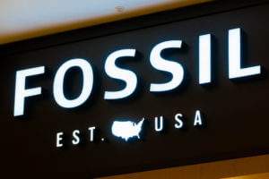 FinanceBrokerage - Smart Tech: Fossil Group is planning to sell its smartwatch’s technology to Google for $40 million.