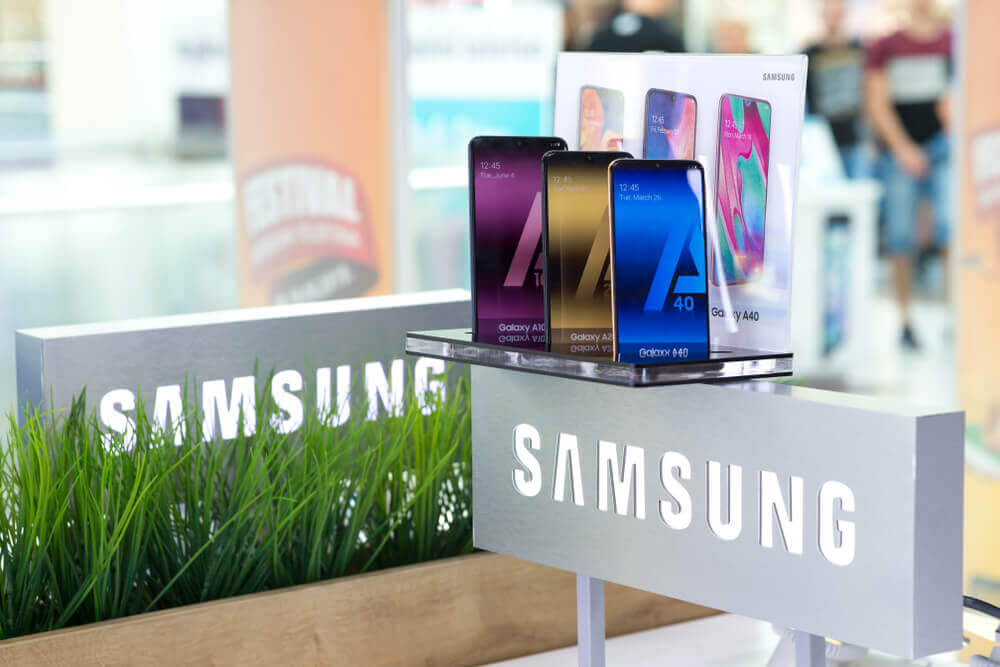 Samsung Display: New Samsung Galaxy mobile smartphones are displayed.