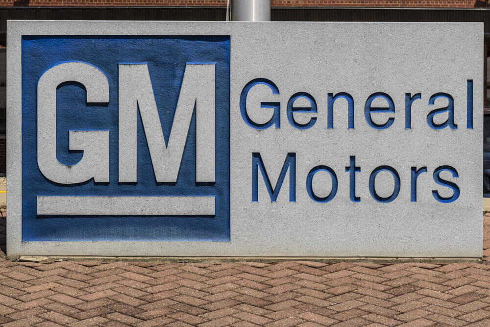 GM: General Motors Logo and Signage