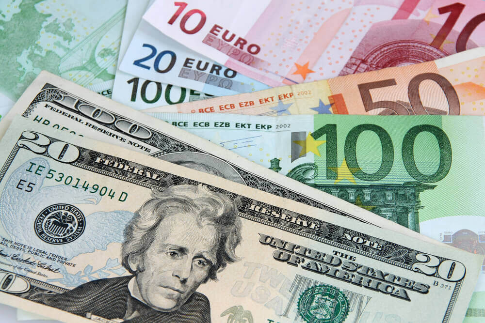 Notas de Dólar e Euro