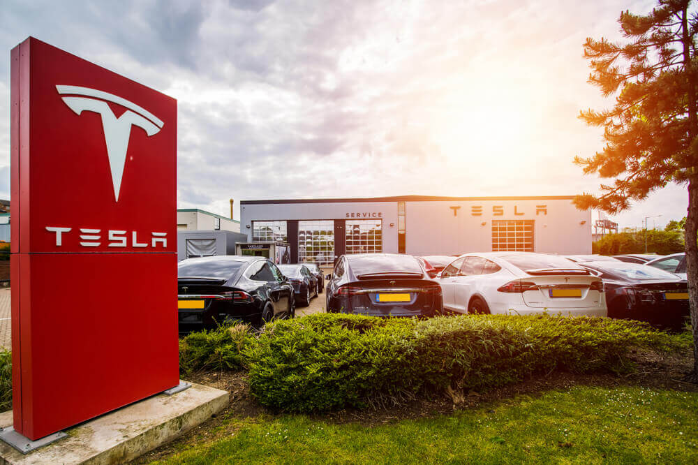 Tesla: Tesla Motors Services centre