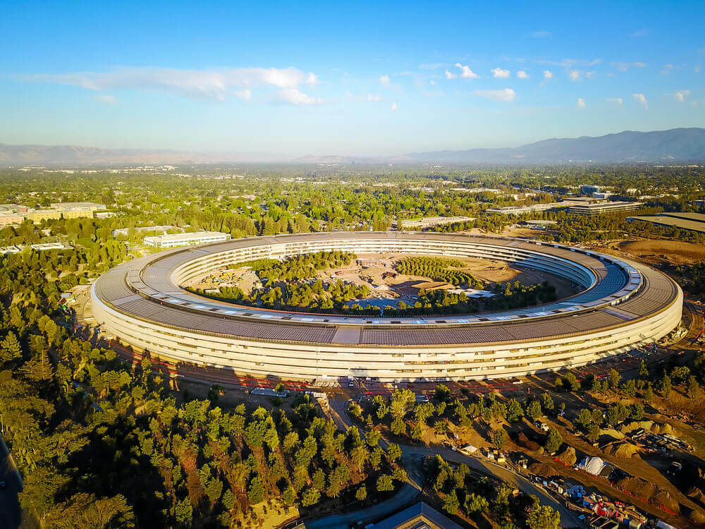Aerial photo of Apple new campus building.