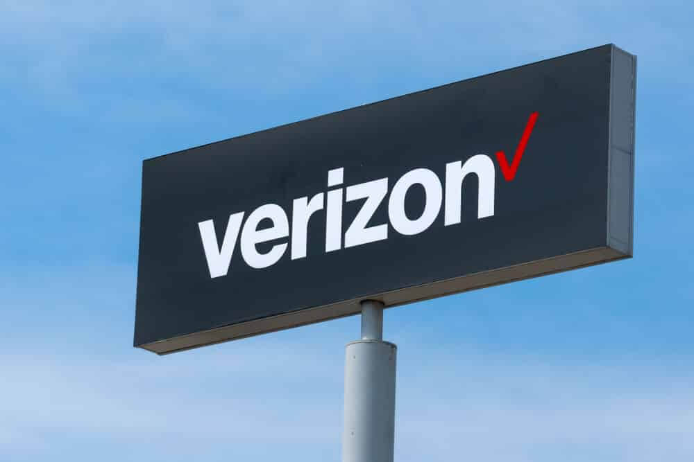 Verizon Wireless sign and rademark logo.