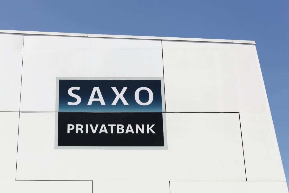 Saxo bank logo in a wall.