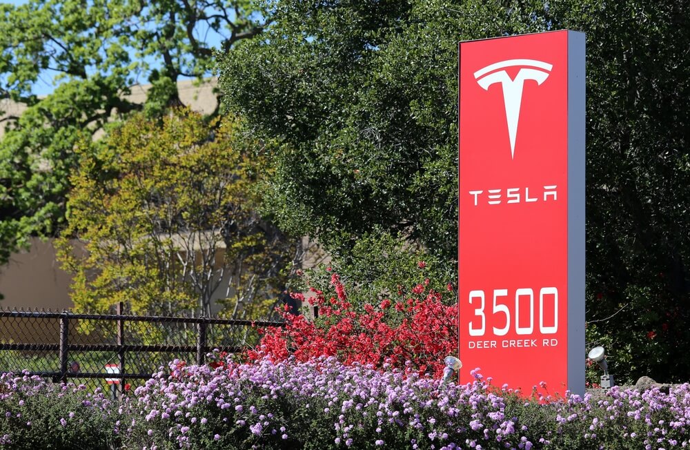 Tesla Motors' Stocks Overvalued, Analysts Warn