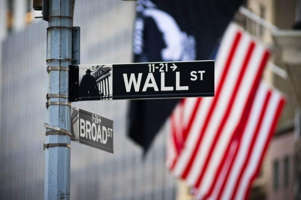 Wall Street fechou com ganhos, mas mercado está sob atenção
