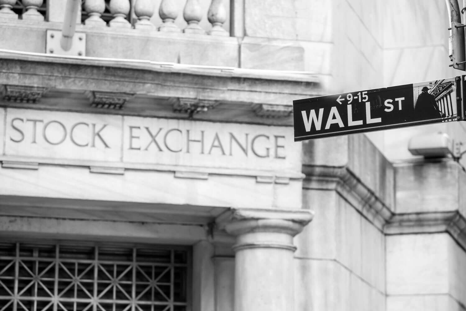 NYSE tem leves perdas devido aos resultados corporativos