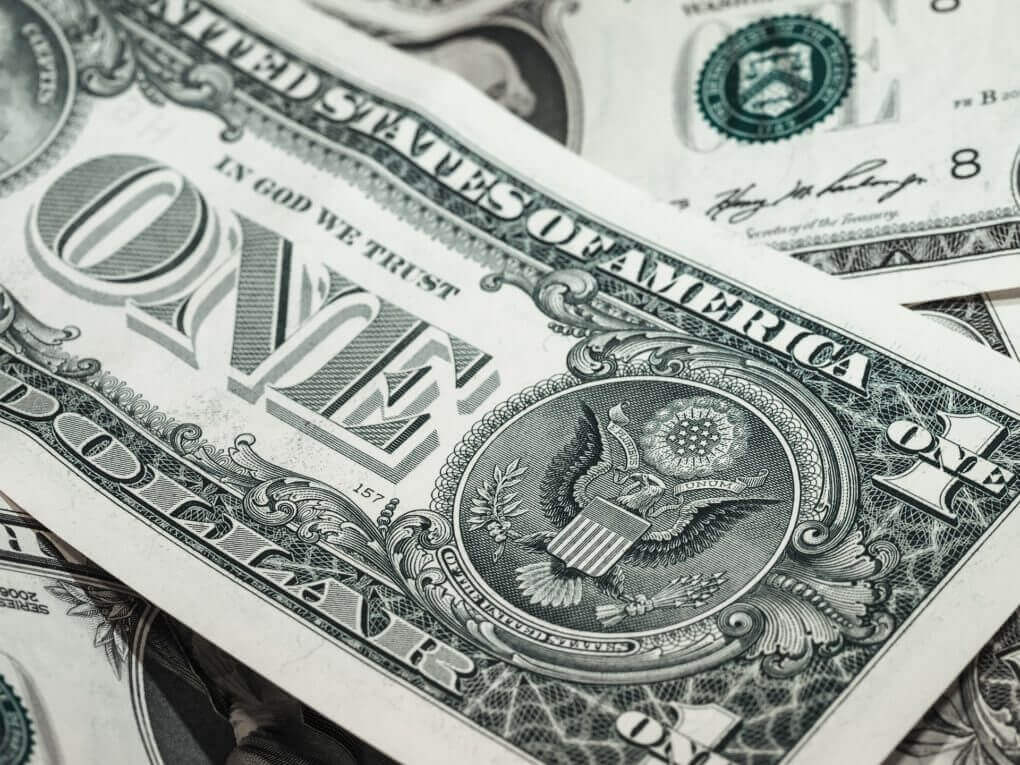 Dólar se recupera à medida que rendimentos dos EUA sobem
