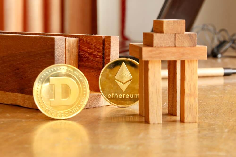 Bitcoin, Ethereum, and Dogecoin are still in the red