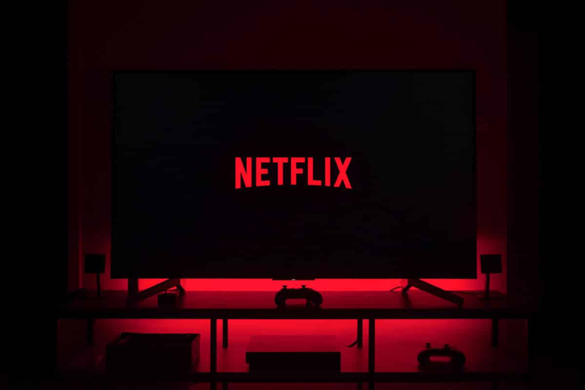 Netflix Warning Causes Shares to Drop