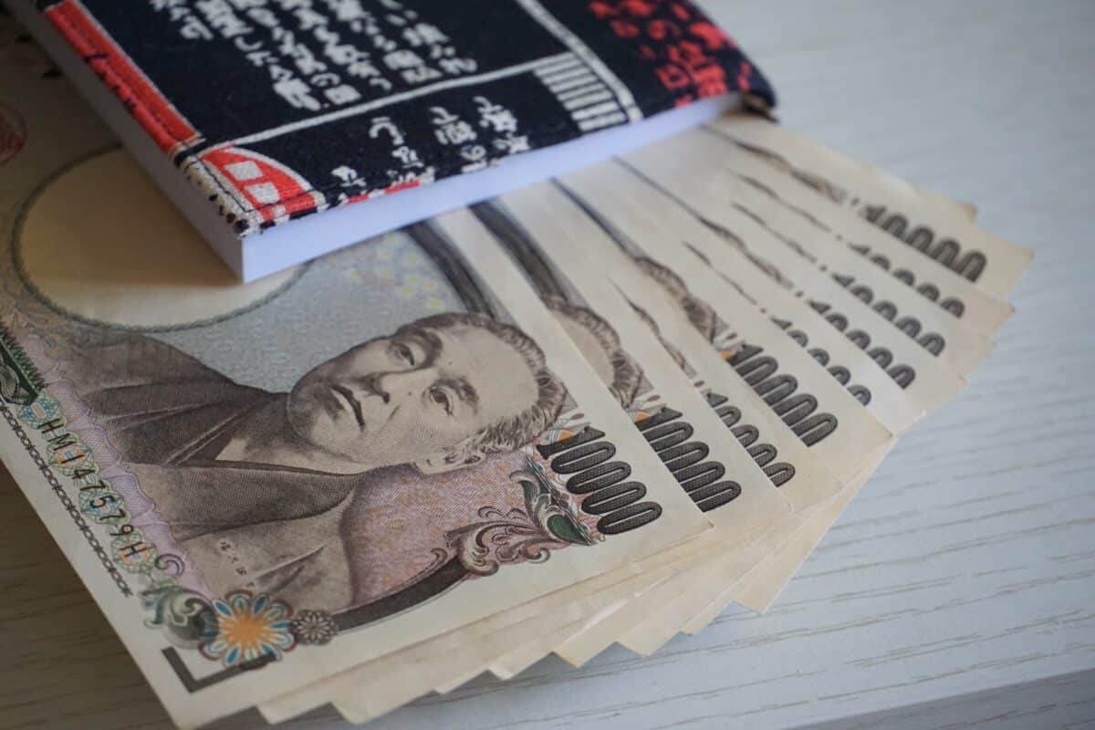 Japanese Yen, Dollar, merits