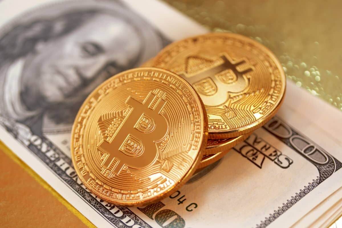 Unbelievable Bitcoin Downtrend, Risk of Sink Below $20K