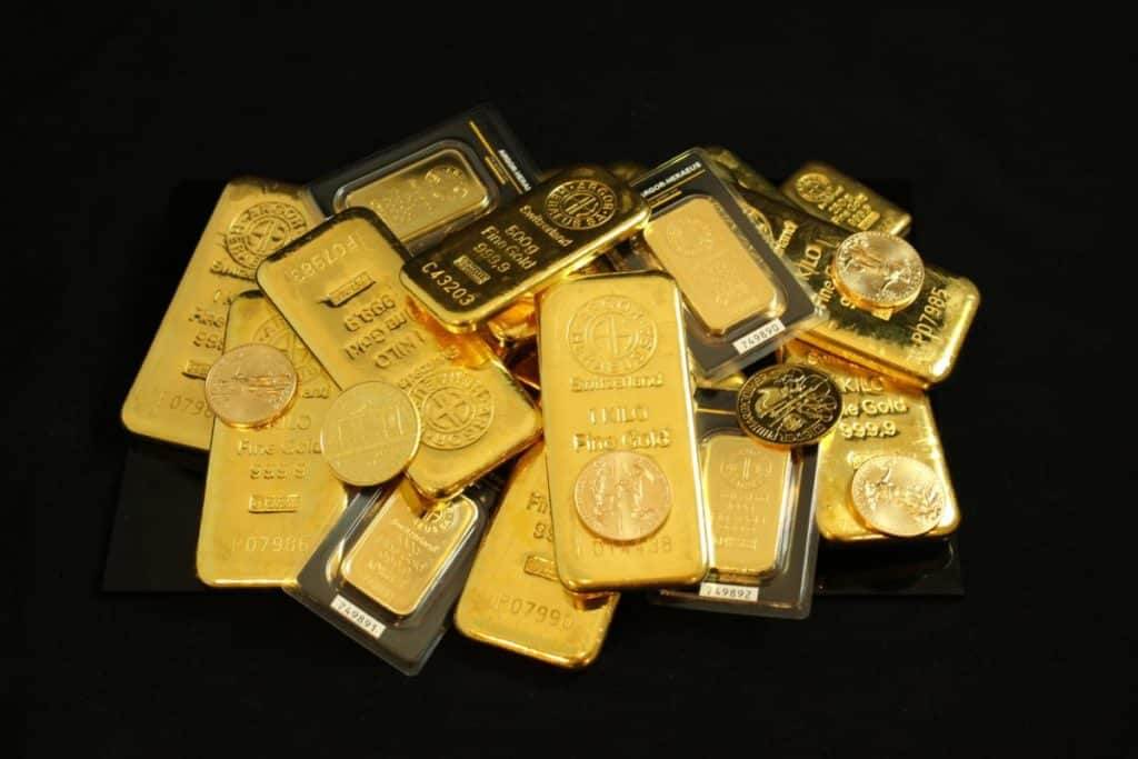 Золото и серебро: Цена золота приближается к $2350