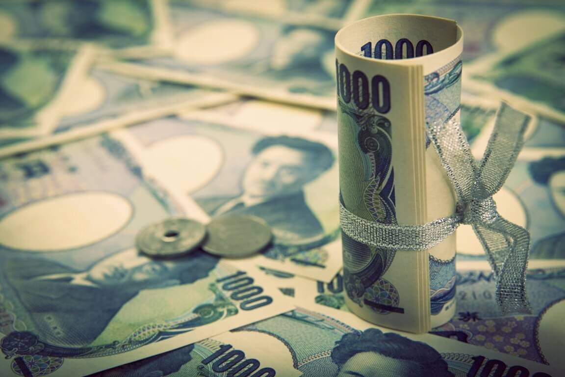 U.S. dollar dropped while Japanese Yen hit high on Thursday