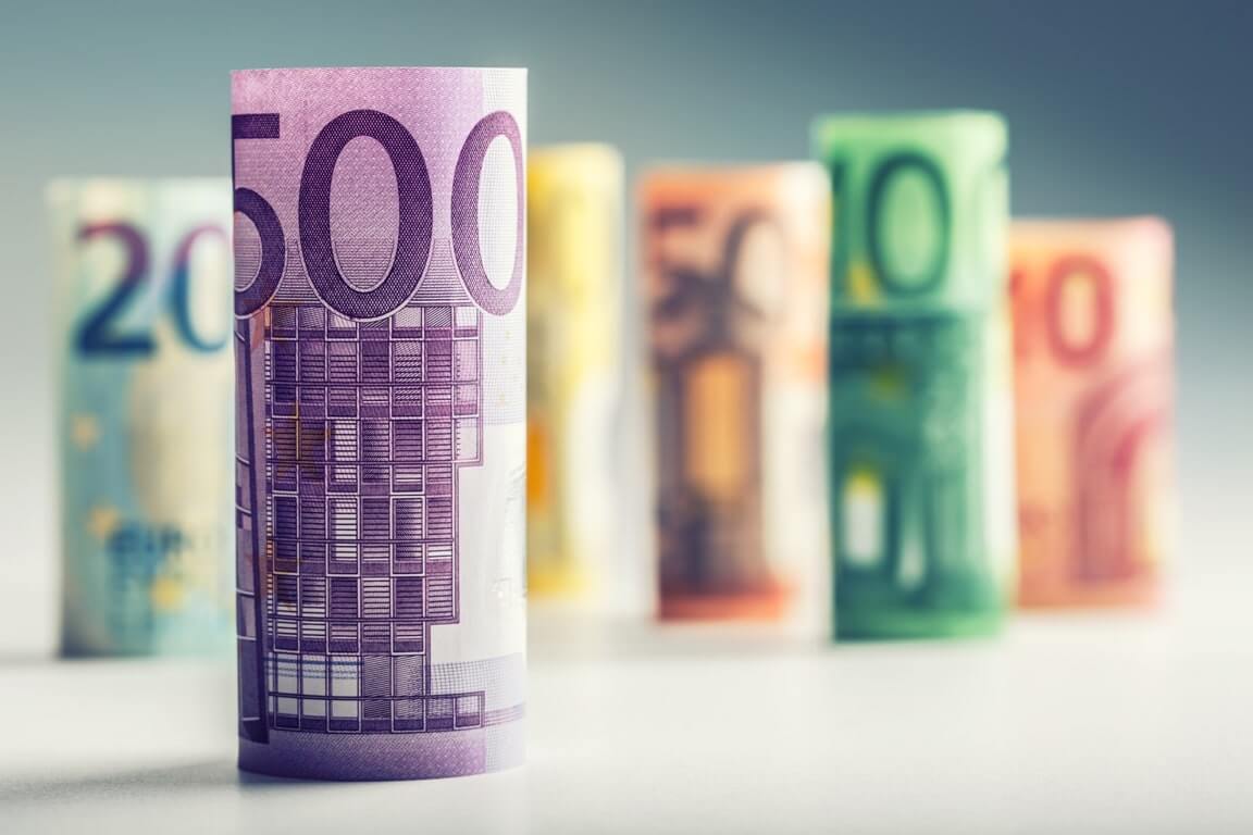 EUR/USD и GBP/USD: евро защищается ниже 1,07500