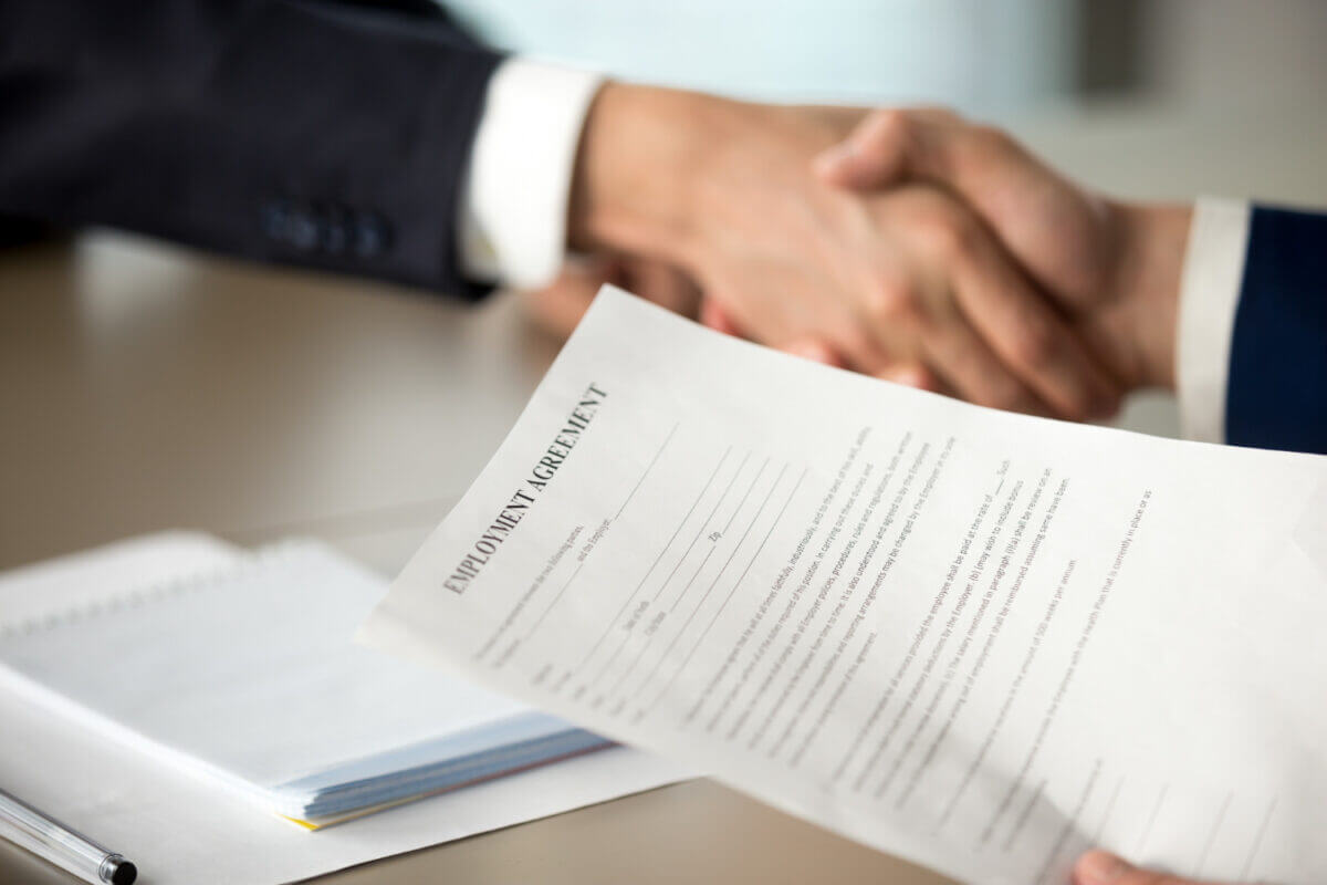 Decoding Employment Contracts: Navigating Your Rights and Responsibilities